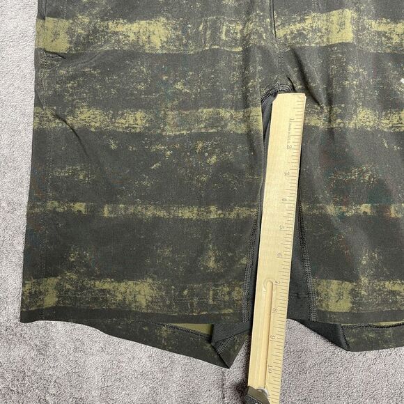 Lululemon T.H.E. Short 9” Lined Athletic Running Men’s Medium Green Lines Black - Picture 5 of 9